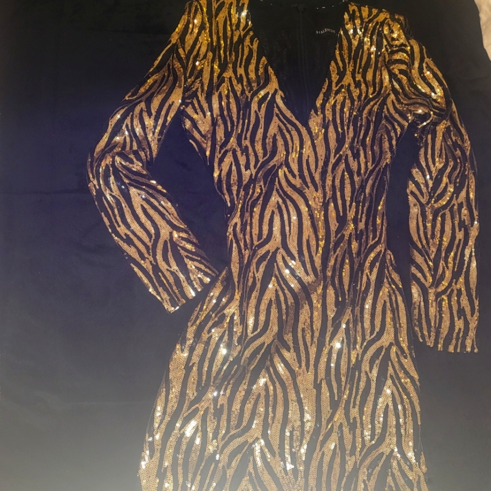 Beautiful dress size M perfect for valentines day